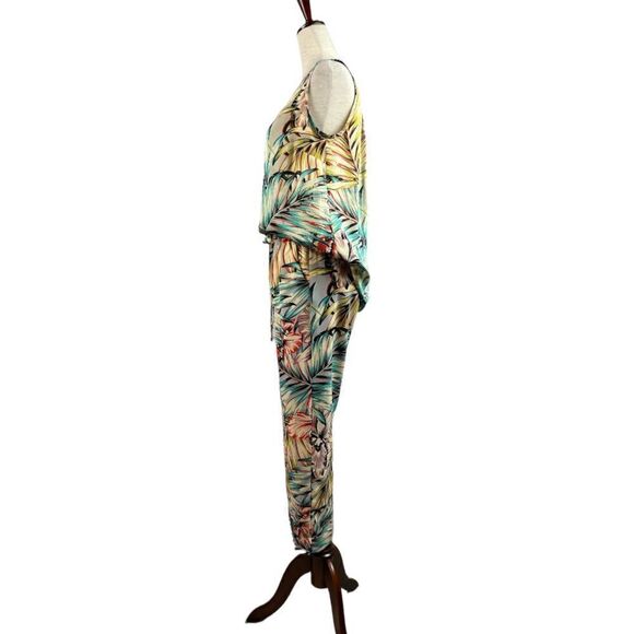 The Limited Tropical Two Piece Pant/Sleeveless Aloha Top Set - Picture 6 of 16